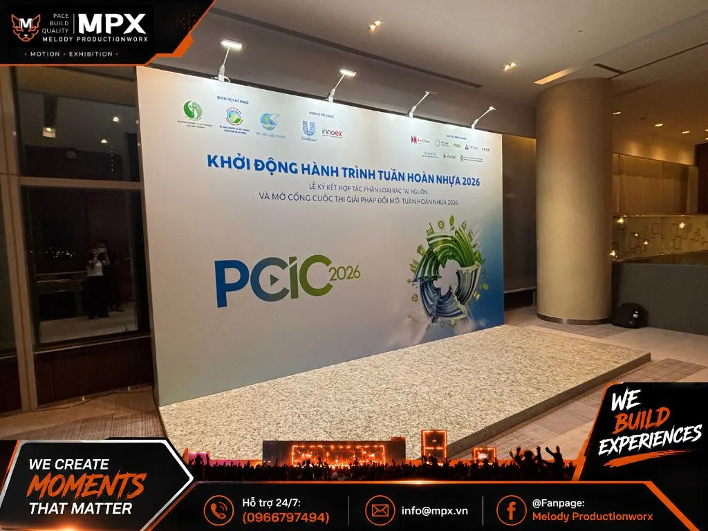 Khu vực check-in và chụp ảnh lưu niệm tại sự kiện Khởi Động Hành Trình Tuần Hoàn Nhựa sau khi hoàn thiện