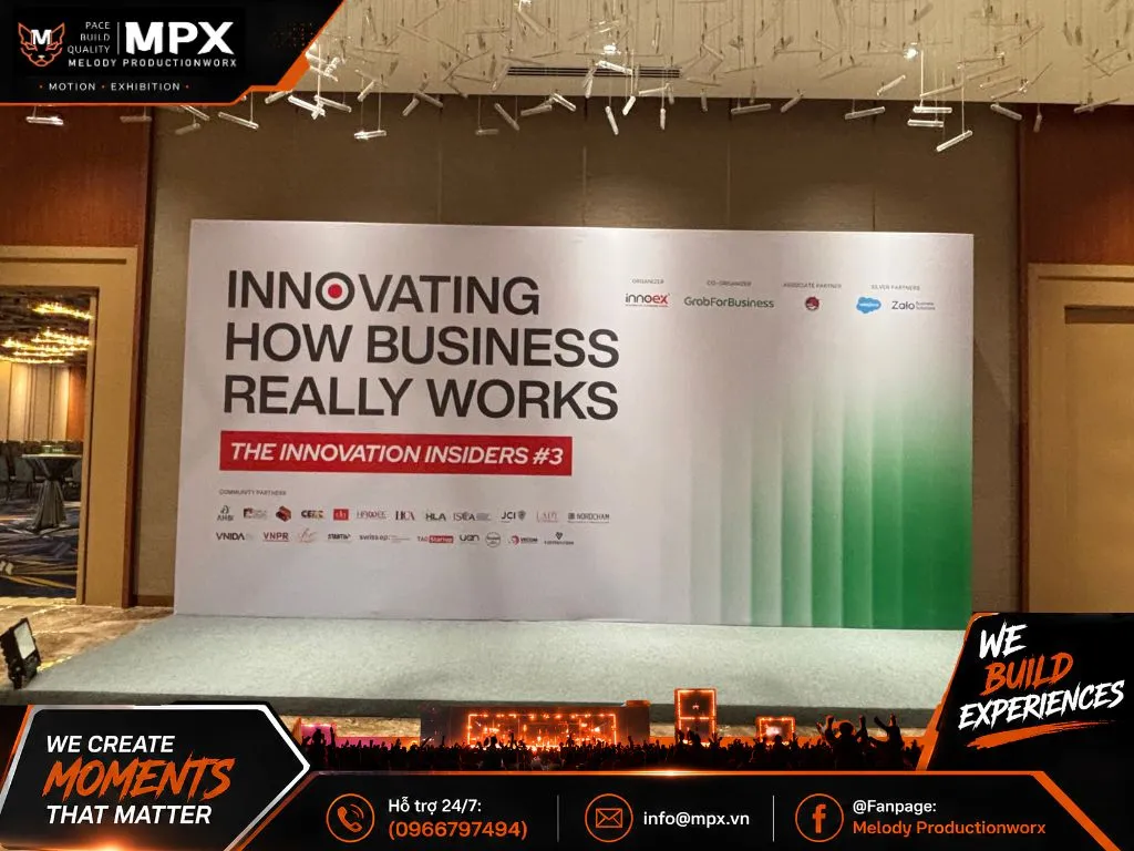 Quá trình chuẩn bị mặt bằng và bắt đầu thi công không gian trưng bày Grab For Business tại InnoEx