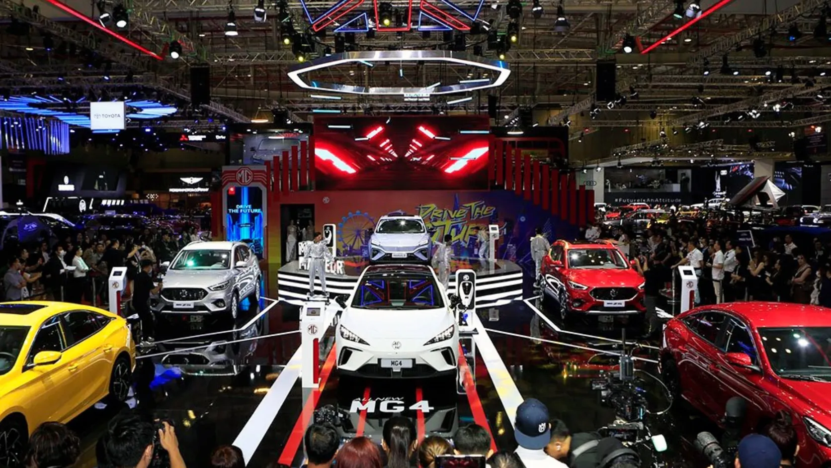 Melody Productionworx designs and constructs an exhibition booth for AUDI MOTORSHOW at SECC, District 7