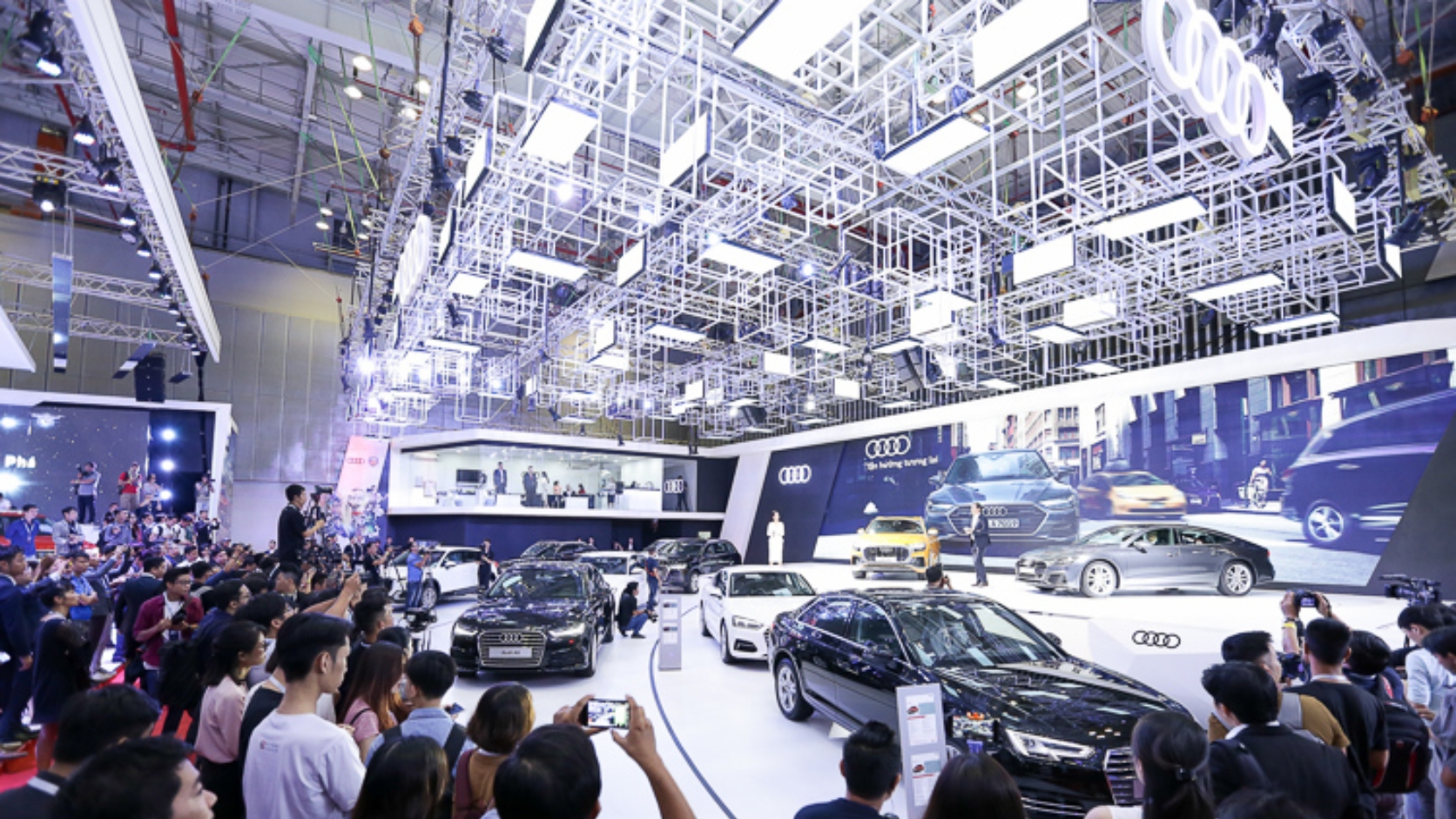 Melody Productionworx designs and constructs an exhibition booth for the AUDI brand at SECC, District 7